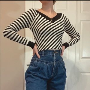 Vintage y2k/90s v-neck long sleeve crop top